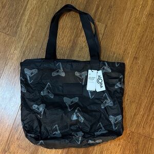 ALOHA Collection Day Tripper Black and Gray Sharks Tooth Tote Bag